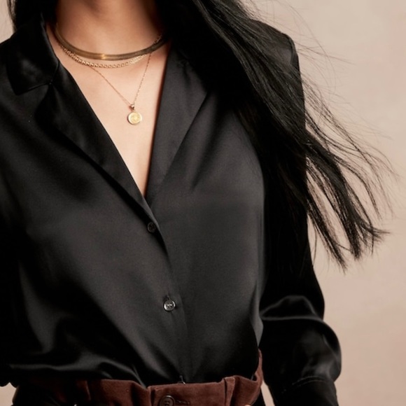 Banana Republic 100% Silk Blouse - Picture 6 of 13